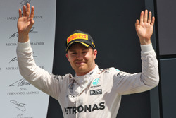 Ніко Росберг, Mercedes AMG F1 святкує другу позицію на подіумі