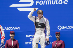 Podio: il vincitore Sam Bird, DS Virgin Racing