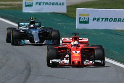 Себастьян Феттель, Ferrari SF70H, Валттері Боттас, Mercedes-Benz F1 W08