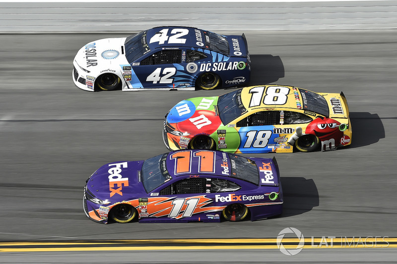 Denny Hamlin, Joe Gibbs Racing Toyota, Kyle Larson, Chip Ganassi Racing Chevrolet Camaro, Kyle Busch, Joe Gibbs Racing Toyota