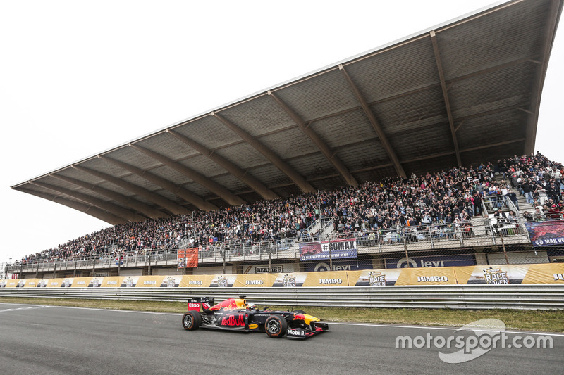 Макс Ферстаппен, Red Bull Racing на F1 Show