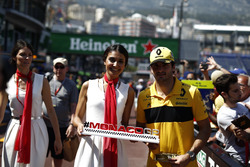 Carlos Sainz Jr., Renault Sport F1 Team ve Monaco GP grid kızı