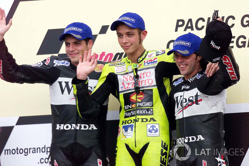<img src="http://cdn-1.motorsport.com/static/custom/car-thumbs/MOTOGP_2017/RIDERS_NUMBERS/Rossi.png" width="55" /> #10 GP del Pacifico 2001