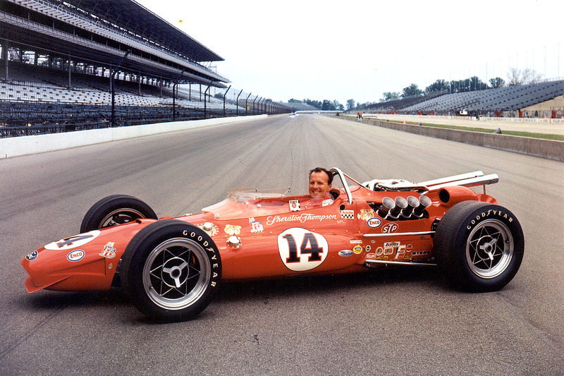 Эй-Джей Фойт в болиде IndyCar