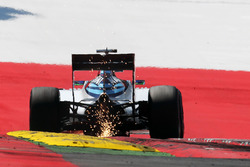 Felipe Massa, Williams FW38 met vonkenregen