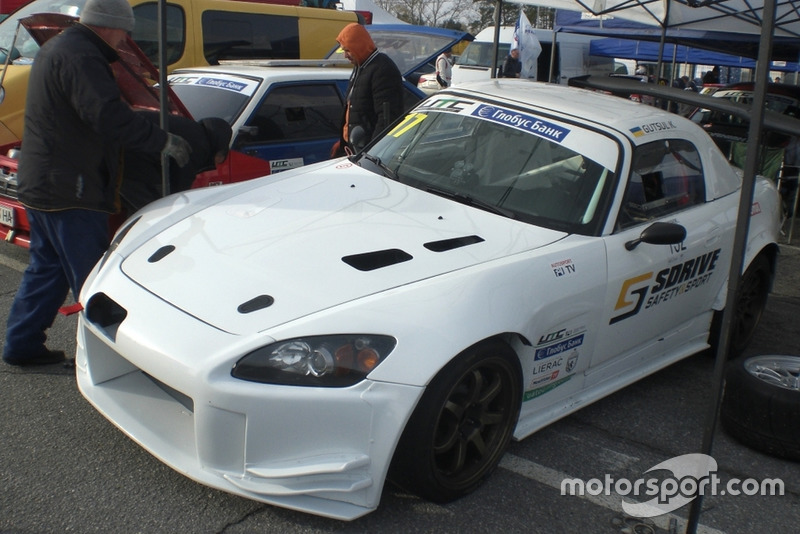 Поповнення команди SDrive - потужна Honda S2000 Костянтина Гуцула