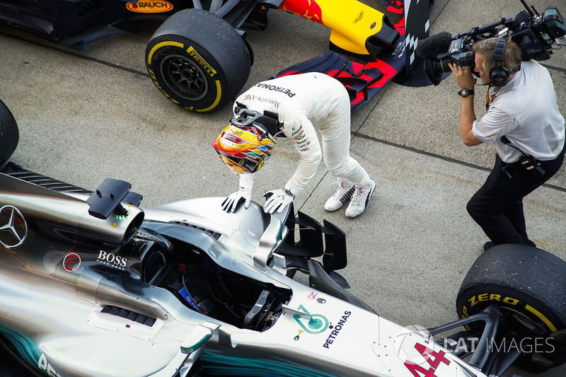 Race winner Lewis Hamilton, Mercedes AMG F1