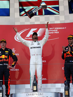 Podyum: Yarış galibi Lewis Hamilton, Mercedes AMG F1, 2. Max Verstappen, Red Bull Racing, 3. Daniel