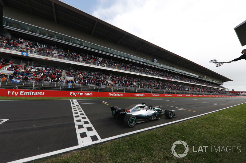Льюіс Хемілтон, Mercedes AMG F1 W09