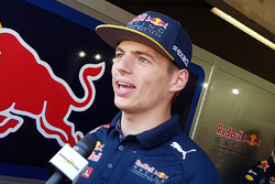 Max Verstappen, Red Bull Racing spreekt met Motorsport.com