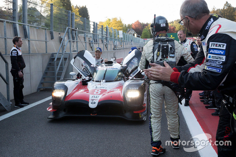 Ganadores #8 Toyota Gazoo Racing Toyota TS050: Sébastien Buemi, Kazuki Nakajima, Fernando Alonso