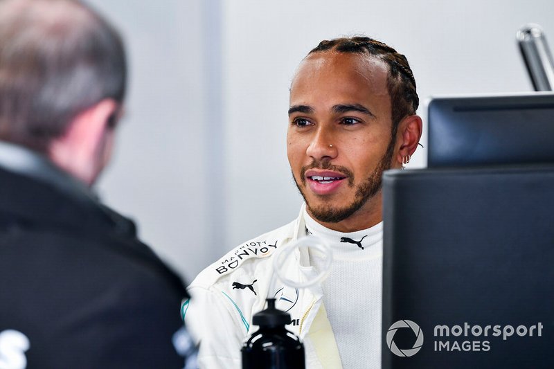 Lewis Hamilton, Mercedes-AMG Petronas F1 dans le garage