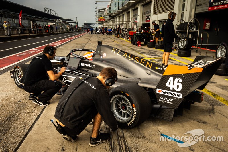 Patrick Schott, M2 Competition