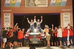 #310 Toyota: Erik van Loon, Wouter Rosegaar at the finish