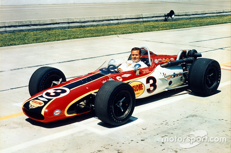 Бобби Анзер за рулем Eagle, на котором он выиграл Indy 500 в 1968-м