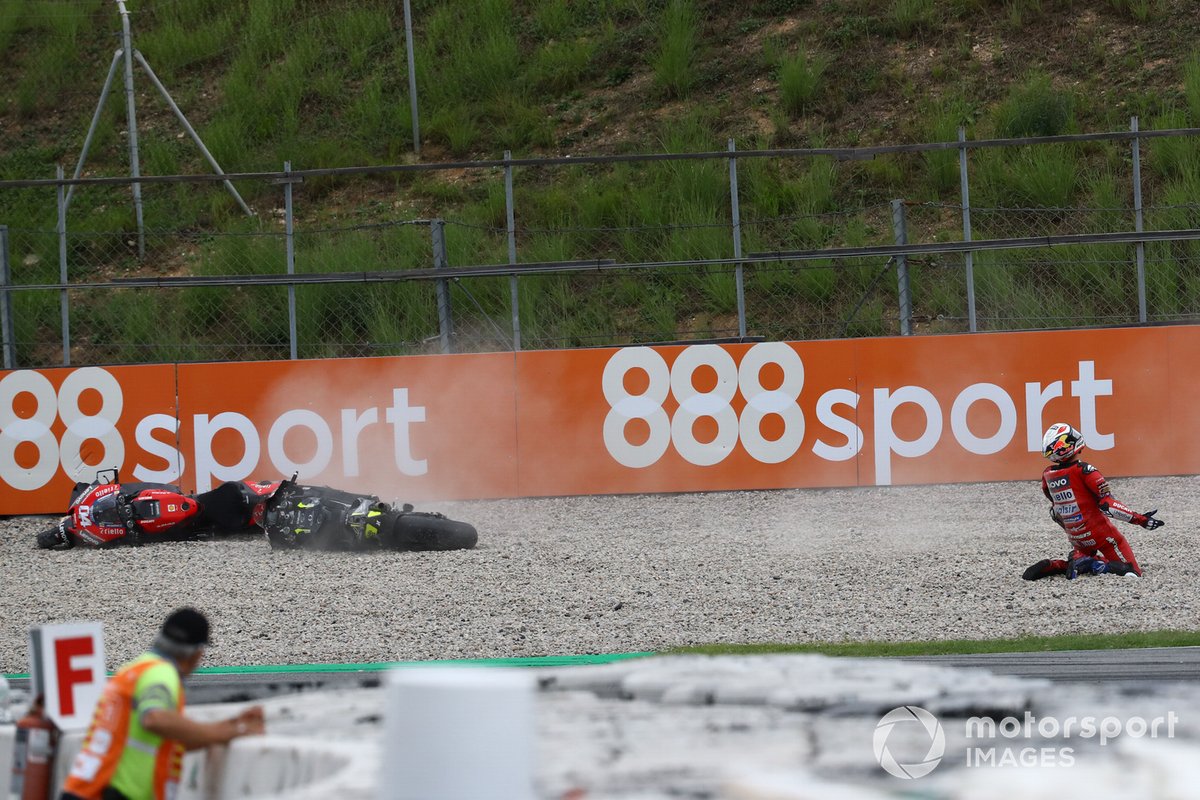 Andrea Dovizioso, Ducati Team, crash