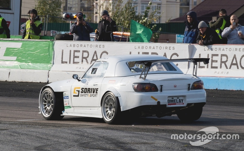 Видовищна Honda S2000 Костянтина Гуцула