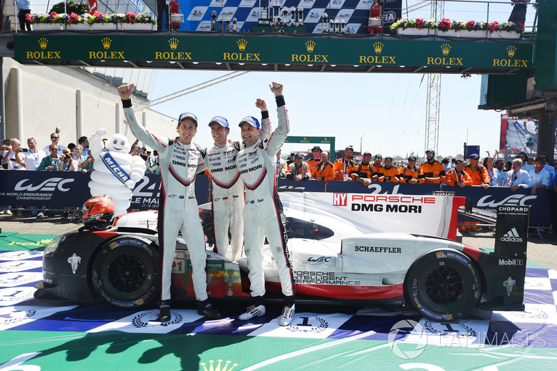 Ganadores de Le Mans 2017 #2 Porsche Team Porsche 919 Hybrid: Timo Bernhard, Earl Bamber, Brendon Hartley
