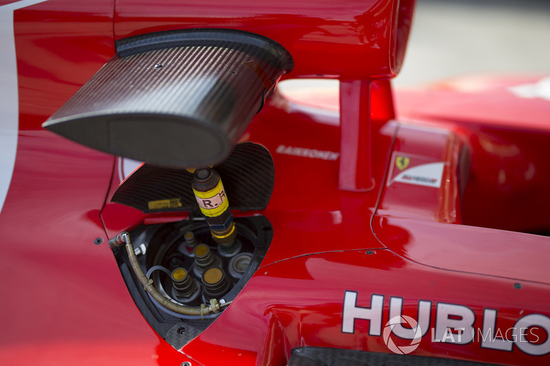 Крышка топливного бака Ferrari SF70H, 2017 год