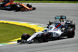Lewis Hamilton, Mercedes-Benz F1 W08 ve Felipe Massa, Williams FW40