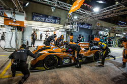 Pitstop voor #38 G-Drive Racing Gibson BR01 Nissan: Simon Dolan, Jake Dennis, Giedo Van der Garde