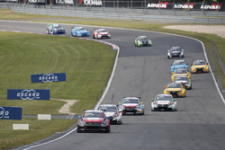 Start: José María López, Citroën World Touring Car Team, Citroën C-Elysée WTCC, leidt