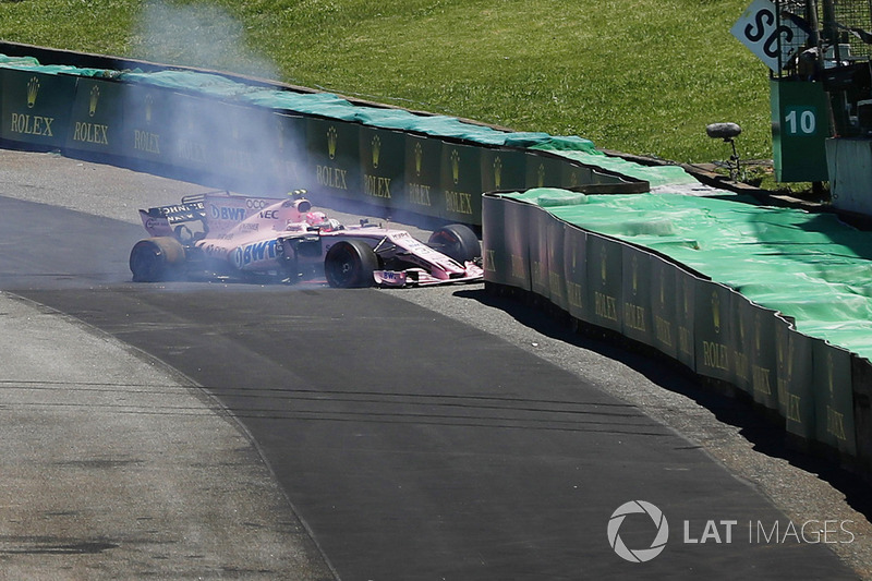 Ocon, Grosjean'la olan kazasının ardından F1 kariyerinde ilk defa yarış dışı kaldı