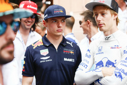 Max Verstappen, Red Bull Racing, e Brendon Hartley, Toro Rosso