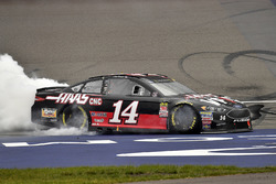 Ganador Clint Bowyer, Stewart-Haas Racing, Chevrolet Camaro Haas 30 Years of the VF1
