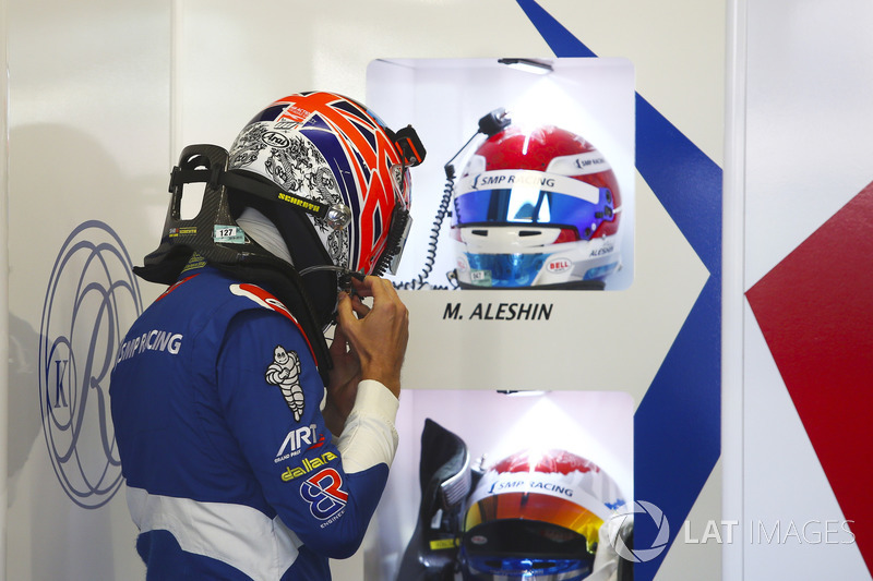 #11 SMP Racing BR Engineering BR1: Jenson Button