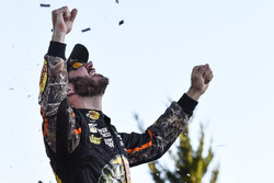 Yarış galibi Martin Truex Jr., Furniture Row Racing Toyota