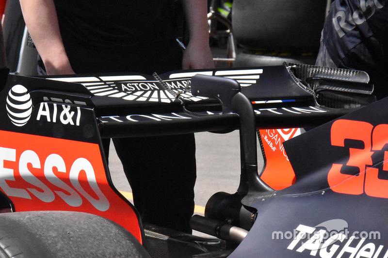 Red Bull Racing RB14, заднє антикрило
