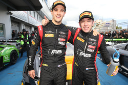Racewinnaars en kampioenen #17 Belgian Audi Club Team WRT Audi R8 LMS: Stuart Leonard, Robin Frijns