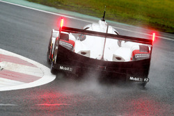 #2 Porsche Team Porsche 919 Hybrid: Timo Bernhard, Earl Bamber, Brendon Hartley
