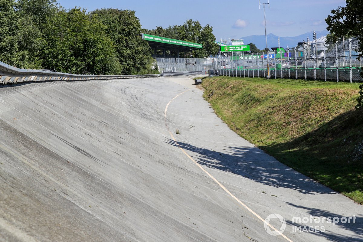Old Monza banking