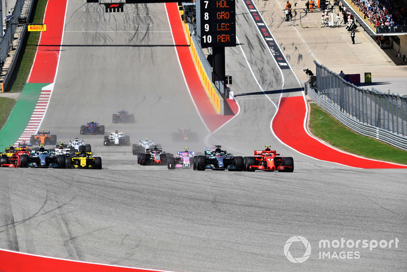 Кімі Райкконен, Ferrari SF71H, Льюіс Хемілтон, Mercedes-AMG F1 W09