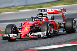 Kimi Raikkonen, Ferrari SF16-H running a cockpit cover