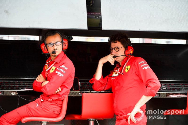 Laurent Mekies, Sporting Director Ferrari, dan Mattia Binotto, Team Principal Ferrari