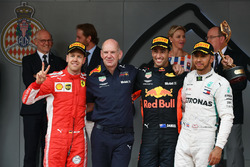 Podyum: 2. Sebastian Vettel, Ferrari, Adrian Newey, Red Bull Racing, yarış galibi Daniel Ricciardo, Red Bull Racing, 3. Lewis Hamilton, Mercedes-AMG F1