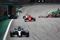 Valtteri Bottas, Mercedes AMG F1 W08, Kimi Raikkonen, Ferrari SF70H, Sergio Perez, Sahara Force Indi
