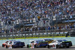 Martin Truex Jr., Furniture Row Racing Toyota, Kyle Busch, Joe Gibbs Racing Toyota