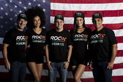 Tony Kanaan, Felipe Massa und Juan Pablo Montoya mit den ROC-Girls