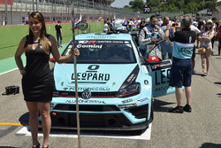Gridgirl für Stefano Comini, Leopard Racing, Volkswagen Golf GTI TCR