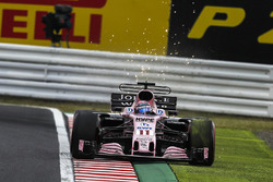 Sergio Perez, Sahara Force India VJM10 kıvılcım saçıyor