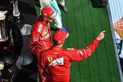 Podyum: Yarış galibi Sebastian Vettel, Ferrari, 2. Kimi Raikkonen, Ferrari