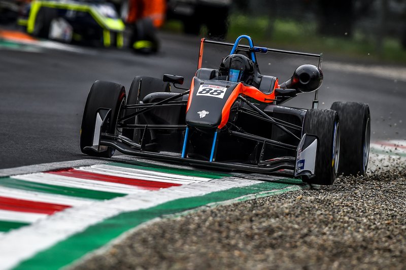 Filip Kaminiarz, Dallara F317-Mercedes