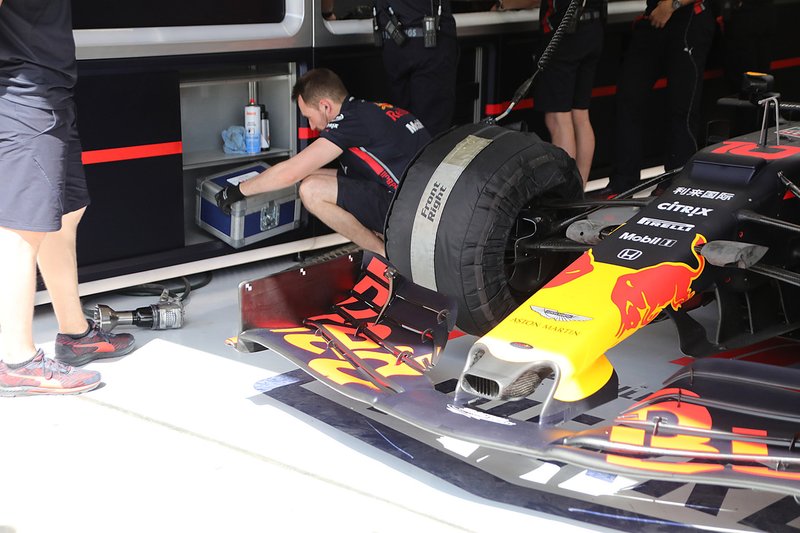 Red Bull RB15: ecco l'ala anteriore strumentata per verificarne la flessione