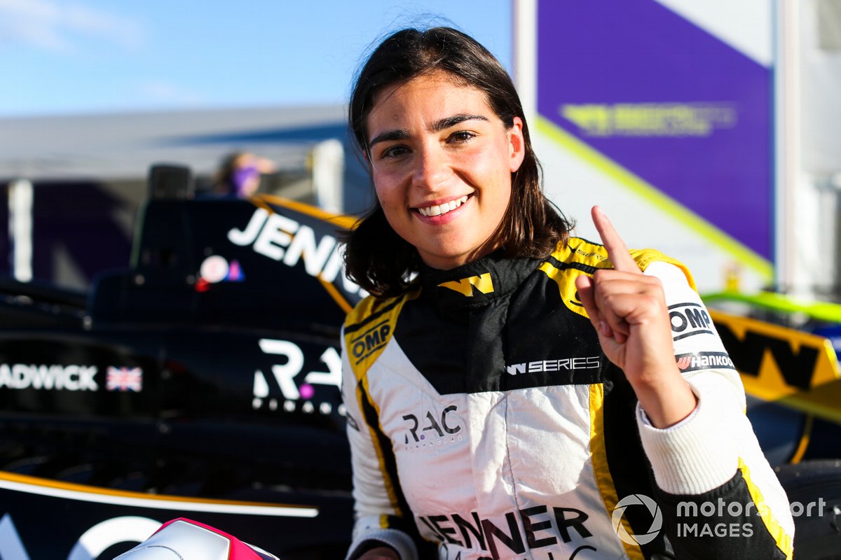 Jamie Chadwick ha ganado dos veces el título de las W Series, pero le cuesta encontrar el dinero para un asiento competitivo en la F3