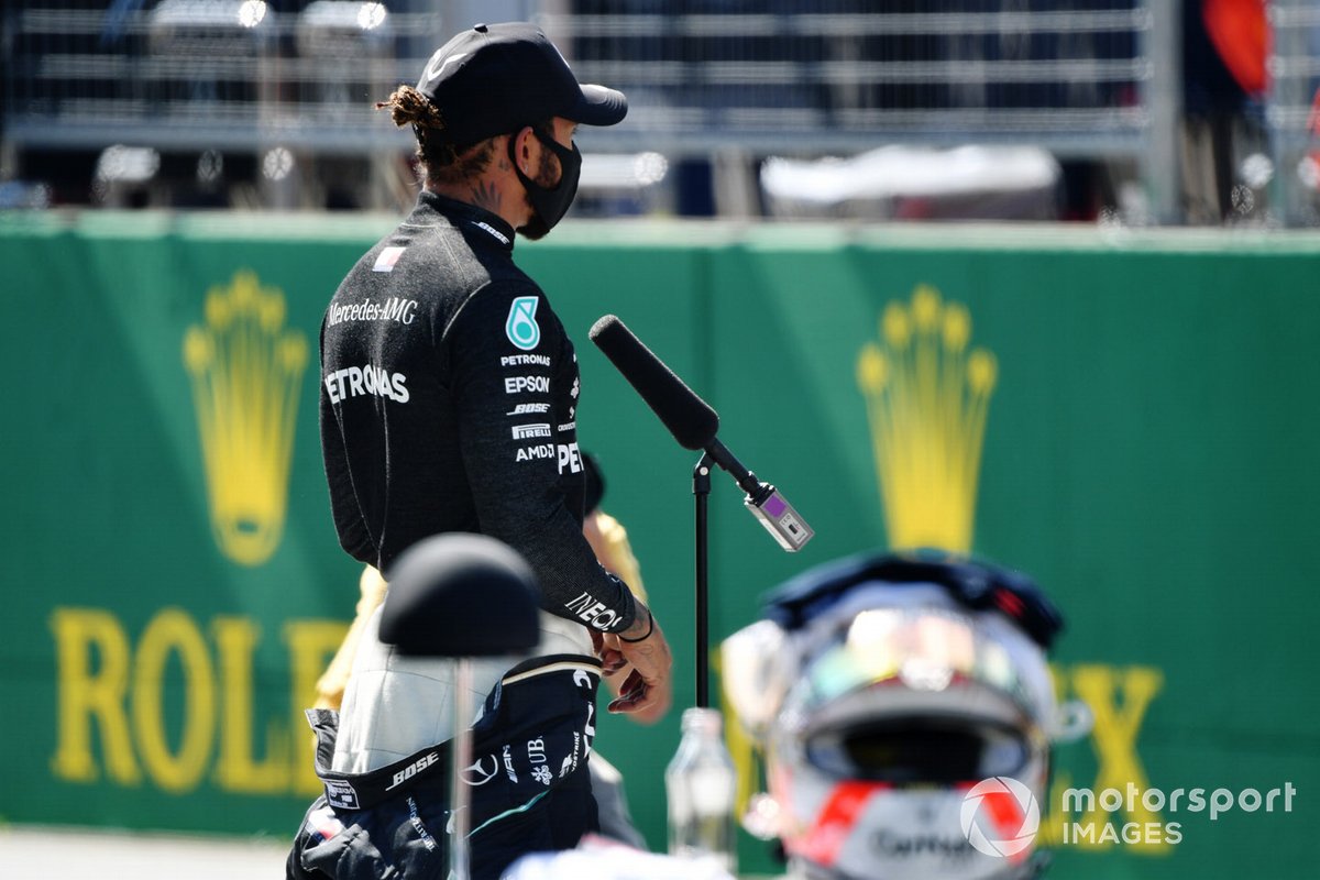 Lewis Hamilton, Mercedes-AMG Petronas F1, talks to the media on the grid