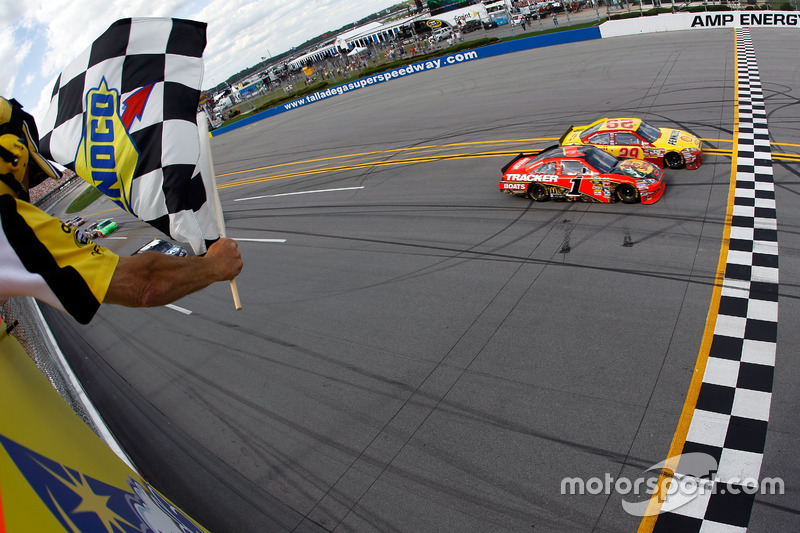 Talladega 2010: Kevin Harvick und Jamie McMurray
